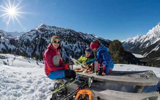 Marende auf der Hütte