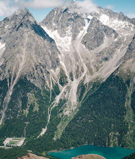 The mountains and the lake