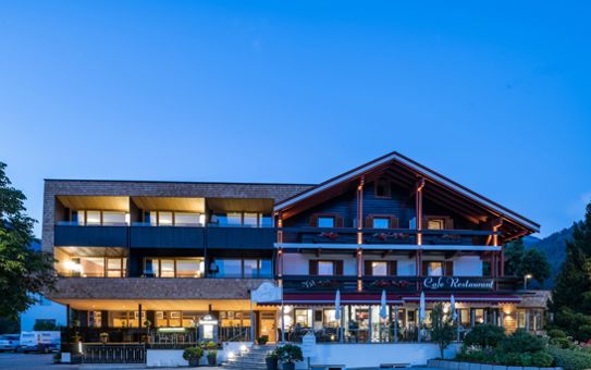 Hotel Brunnerhof at evening